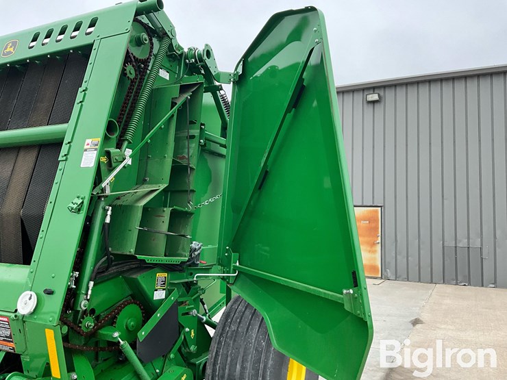 2022-john-deere-560m-image-12