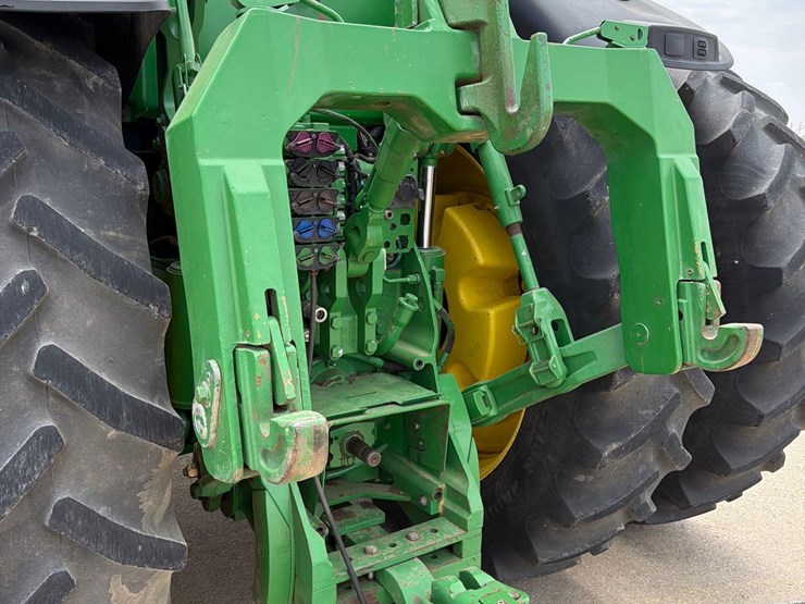 2012-john-deere-8310r-image-29