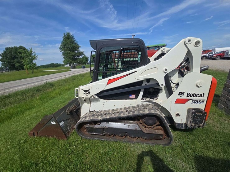 2020-bobcat-t595-image-7
