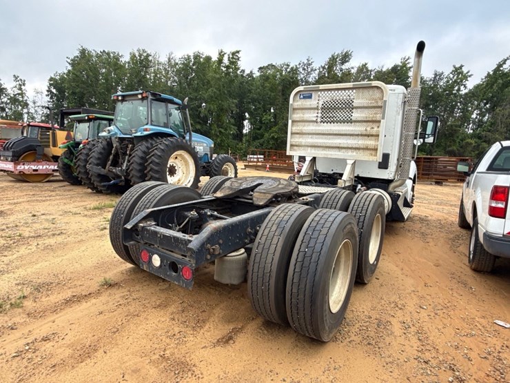 2015-kenworth-t680-image-4