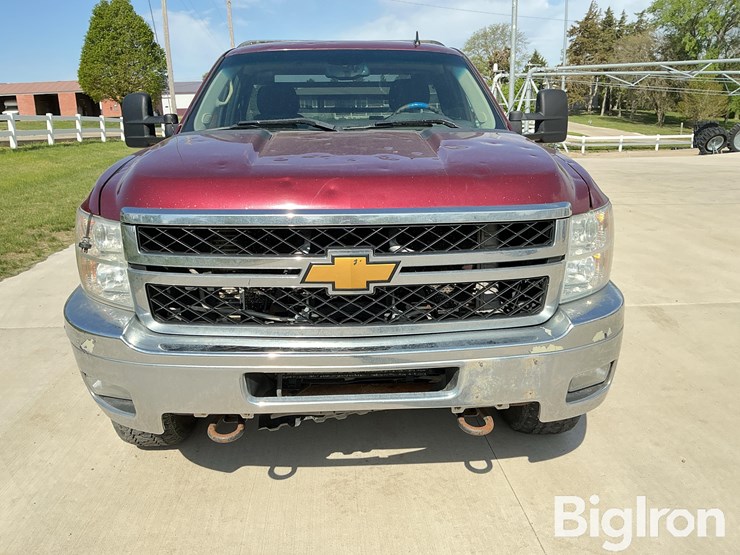 2013-chevrolet-3500hd-image-2