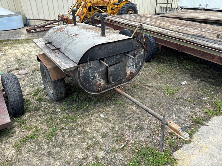 lp-gas-pig-cooker-on-wheels-56"-x-36"-image-2