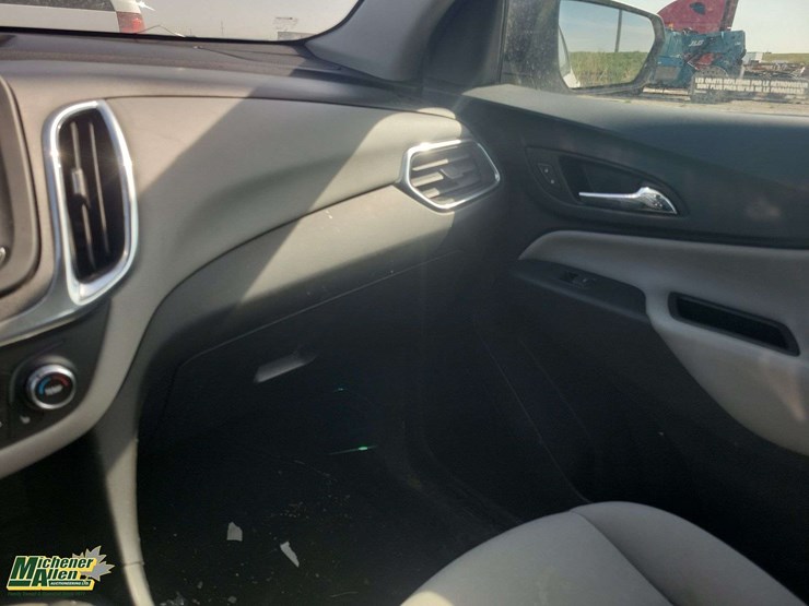 2018-chevrolet-equinox-image-21