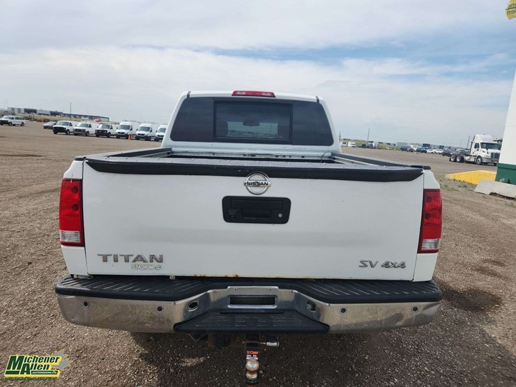 2013-nissan-titan-image-4
