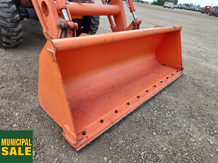 2015-kubota-l4760-image-17