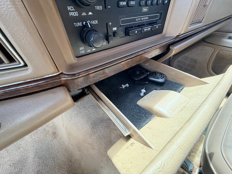 #24067-•-1994-buick-roadmaster-passenger-car-image-48