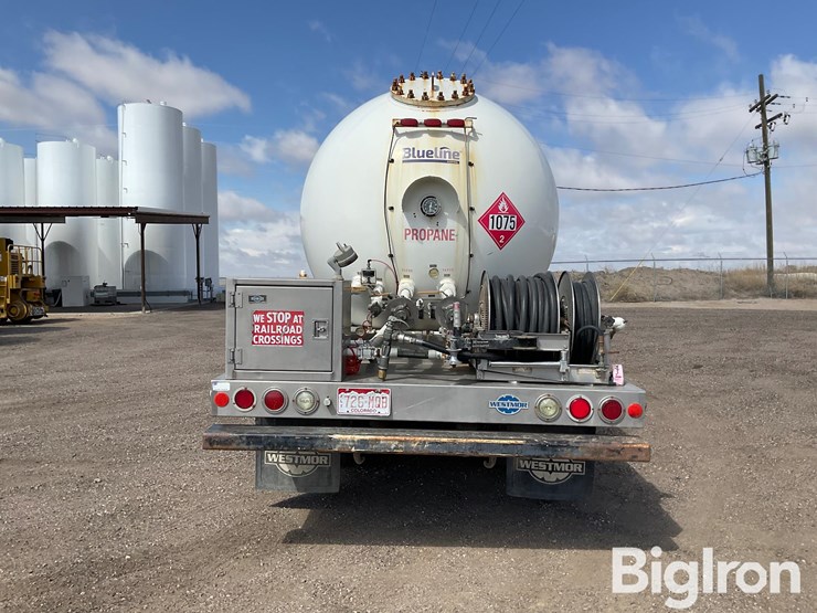 2014-freightliner-m2-106-image-6