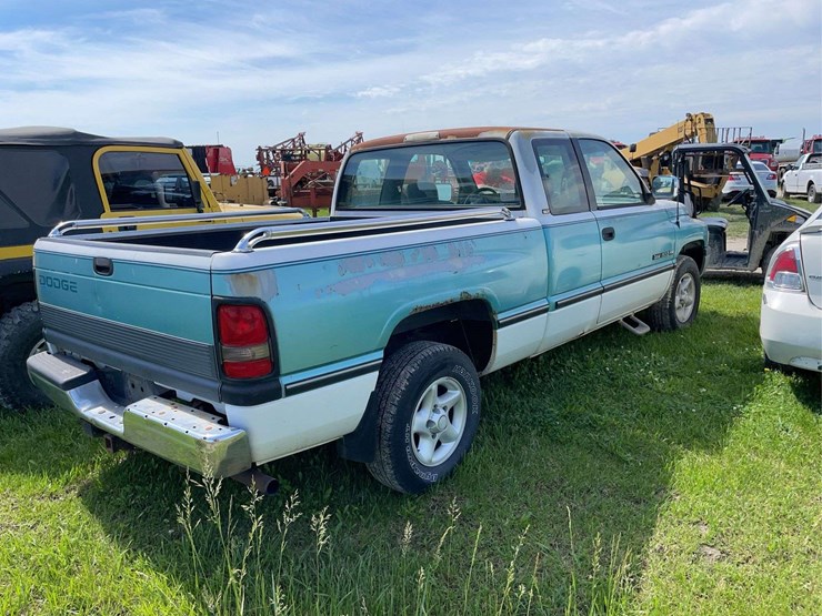 1996-dodge-ram-1500-image-3