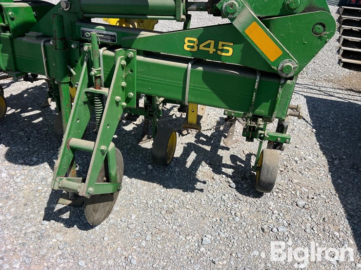 john-deere-845-image-9