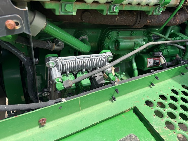 2016-john-deere-r4038-image-72