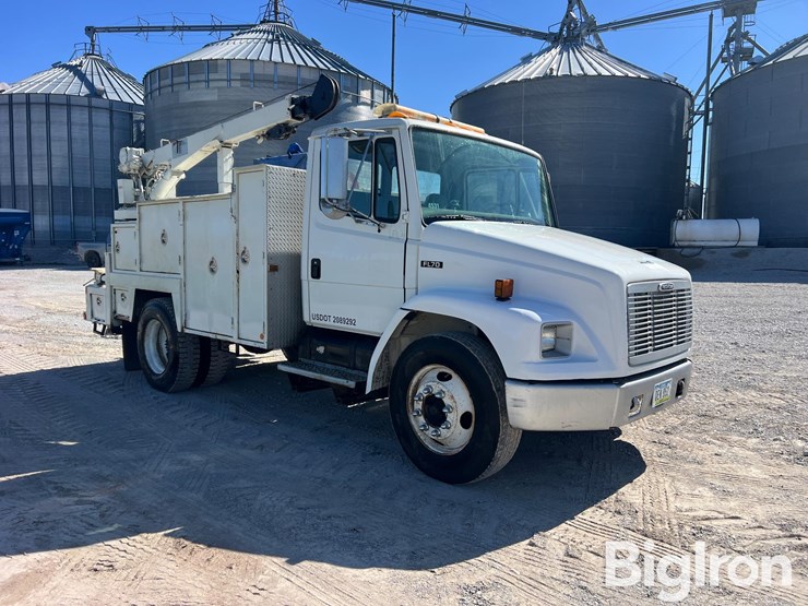 2000-freightliner-fl70-image-3
