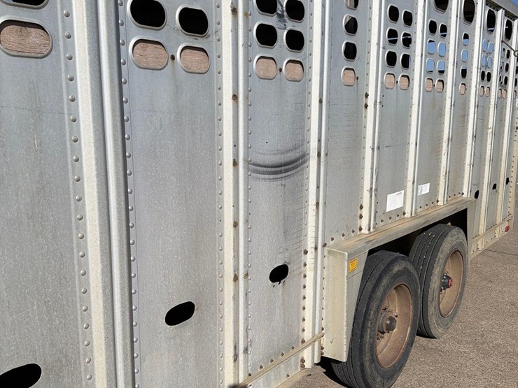 1992-wilson-livestock-trailer-image-11