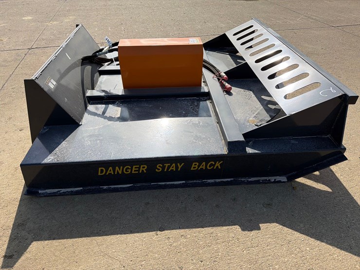 2025-wolverine-skidloader-72”-whirly-mower-image-3