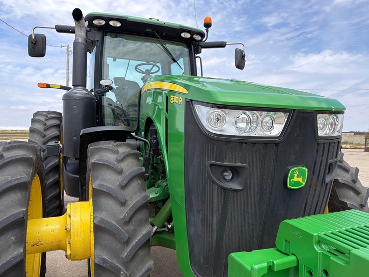 2012-john-deere-8310r-image-14
