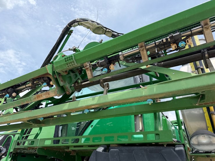 2016-john-deere-r4038-image-41