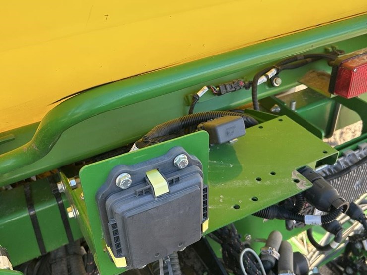 2023-john-deere-db90-image-63