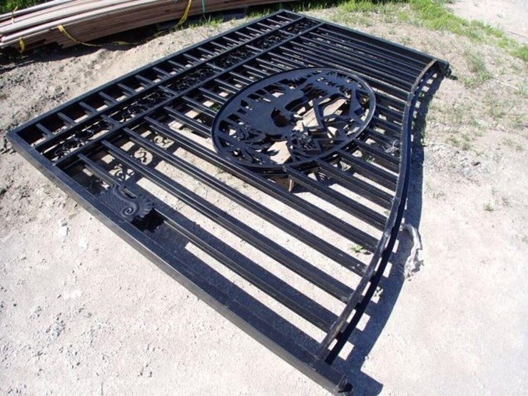 unused-20-ft-bi-parting-driveway-gates-image-2