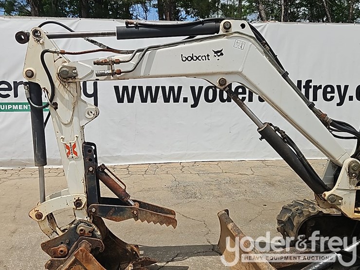 bobcat-325-image-25
