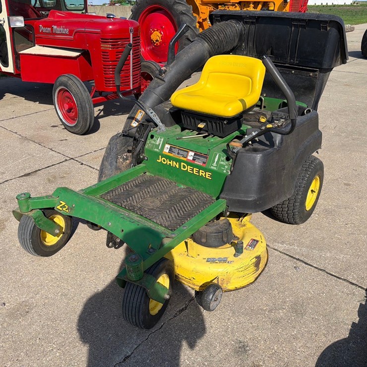 JOHN DEERE Z225