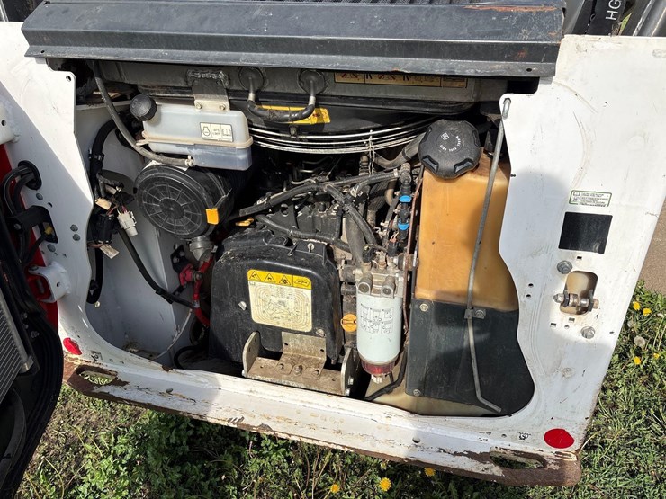 2021-bobcat-s76-image-27