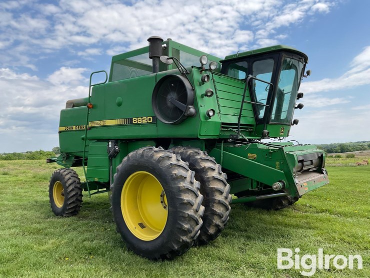 1988-john-deere-8820-titan-ii-image-3