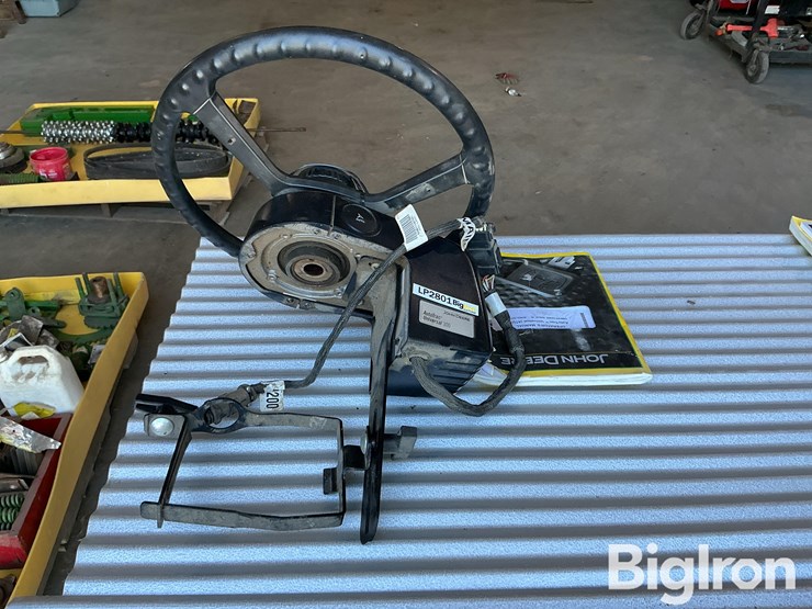 john-deere-300-image-6
