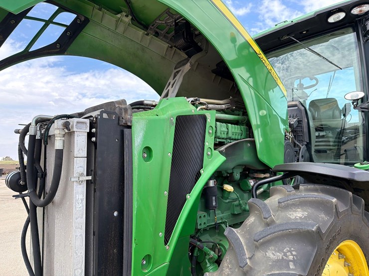 2012-john-deere-8310r-image-35