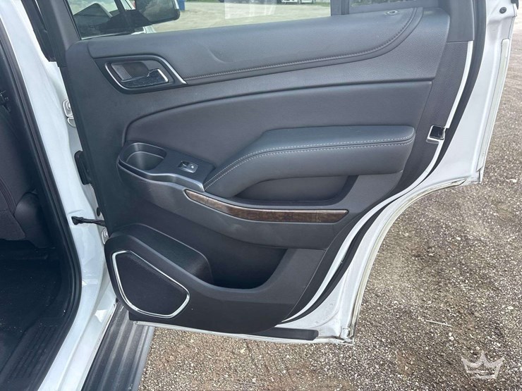 2019-chevrolet-tahoe-image-24