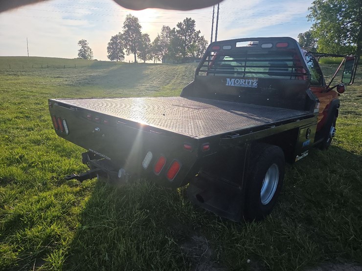 2001-chevrolet-3500-regular-cab-dually-flatbed-pickup-image-25