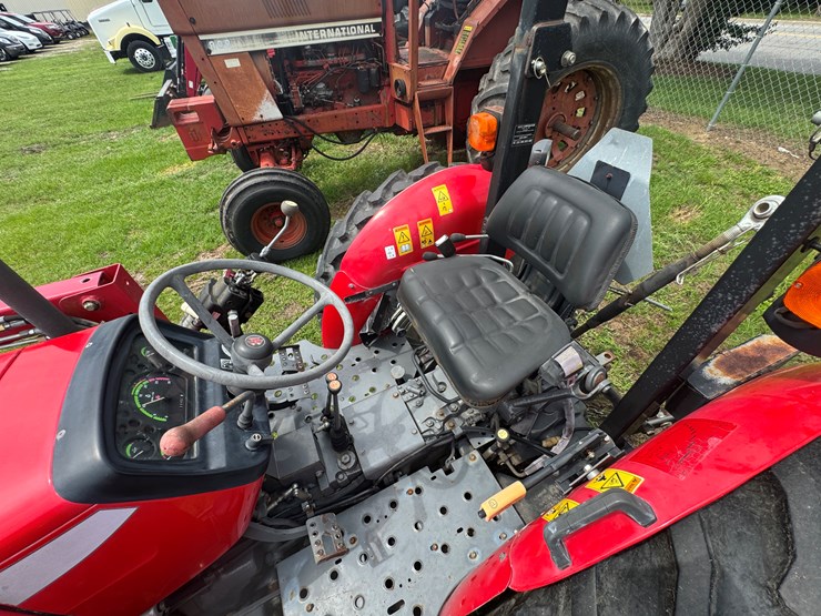 2010-massey-ferguson-2635-image-6