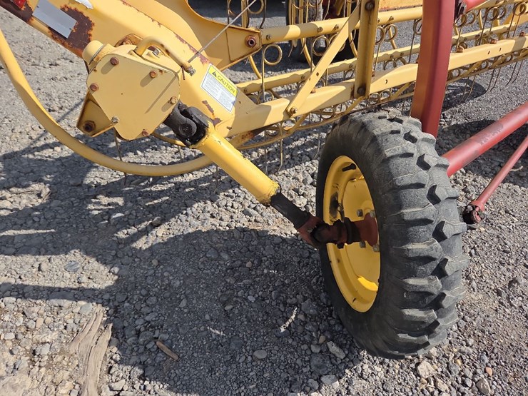 new-holland-256-image-12