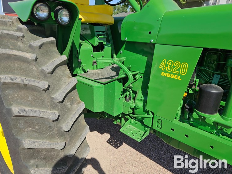 1971-john-deere-4320-image-15