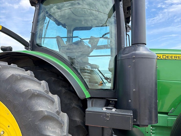 2012-john-deere-8310r-image-21
