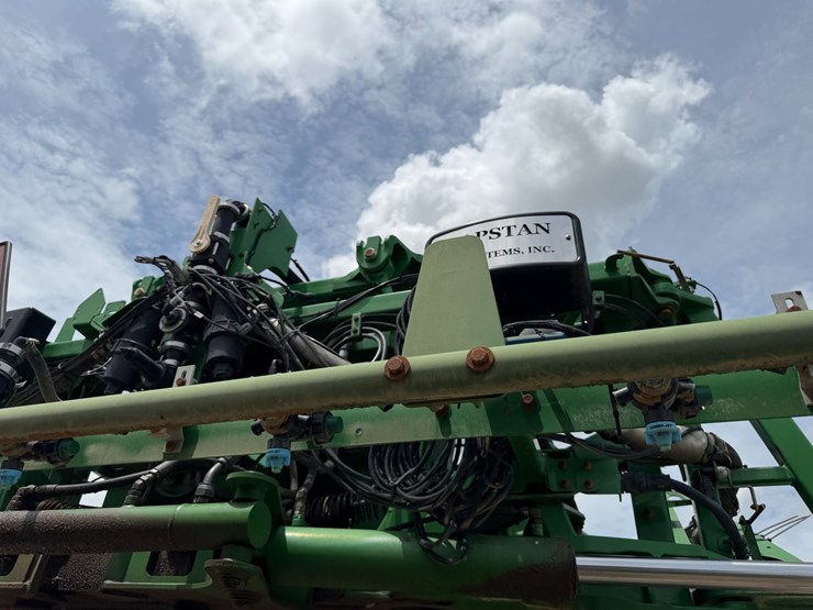 2016-john-deere-r4038-image-23