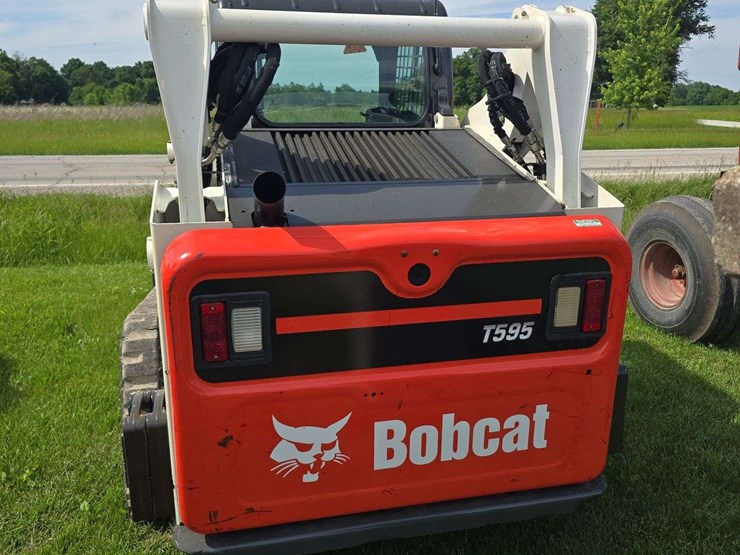 2020-bobcat-t595-image-5