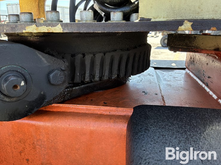 2013-jlg-t350-image-19