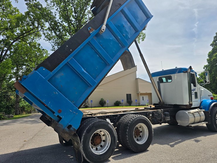 2003-kenworth-t800-image-48