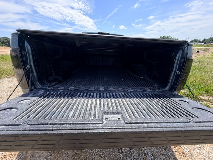 #24066-•-2011-chevrolet-silverado-pickup-truck-image-70