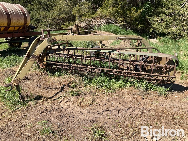 john-deere-896-image-1