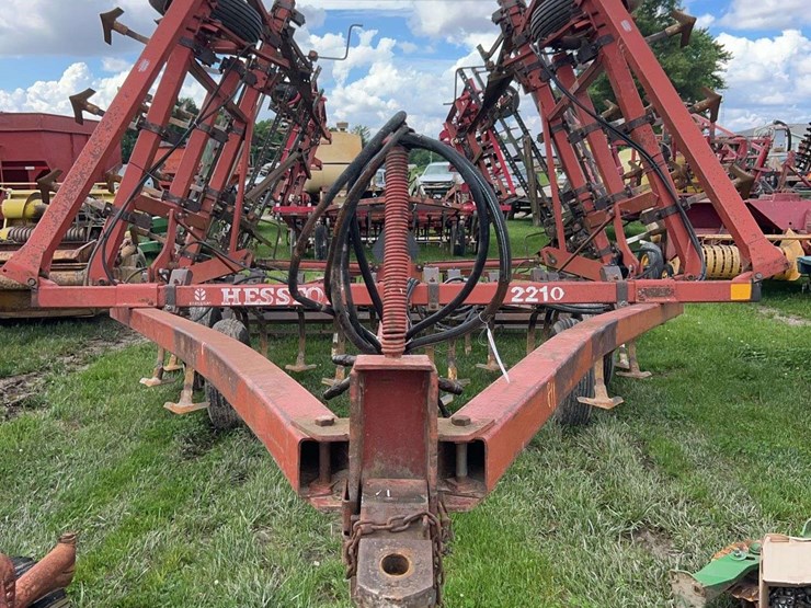 hesston-2210-image-2