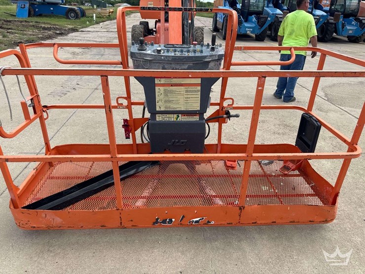 2013-jlg-860sj-image-25
