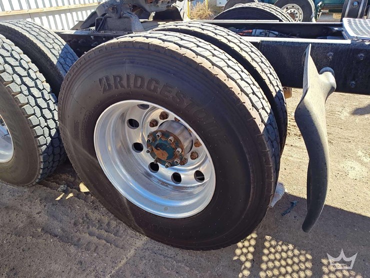 2012-kenworth-t800-image-46