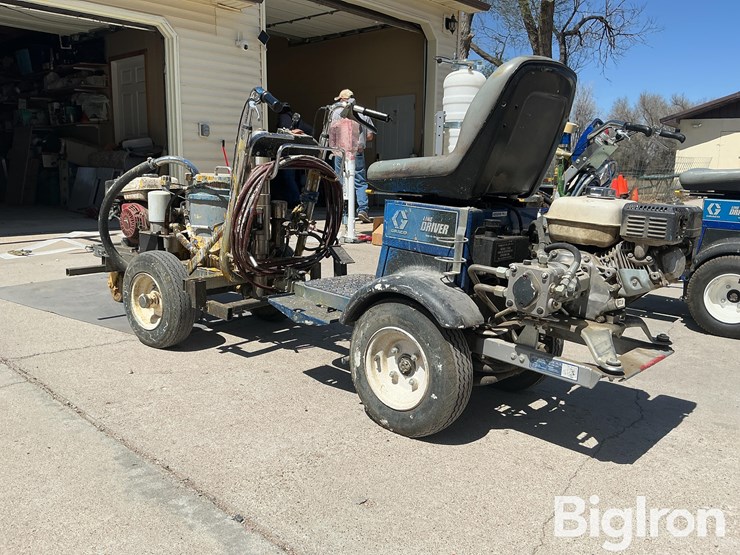 2004-graco-line-driver-6900-ride-on-striping-system-image-7