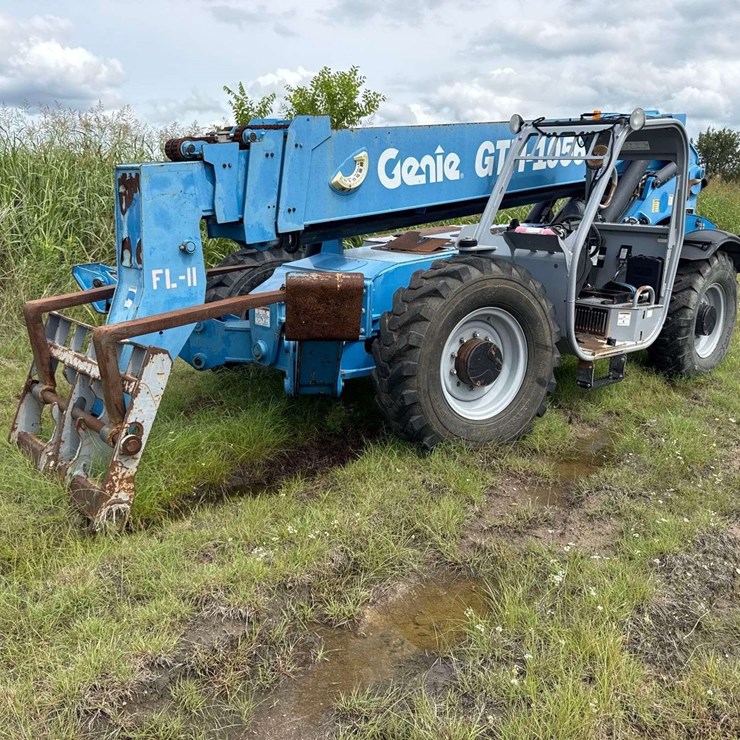 2012 GENIE GTH1056