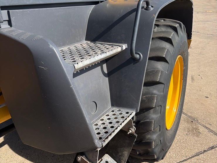 deere-344l-image-13