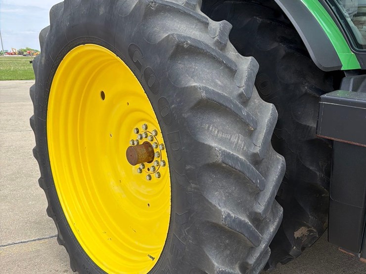 2012-john-deere-8310r-image-19