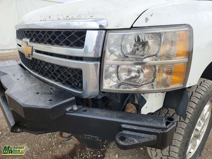 2012-chevrolet-silverado-3500hd-image-56