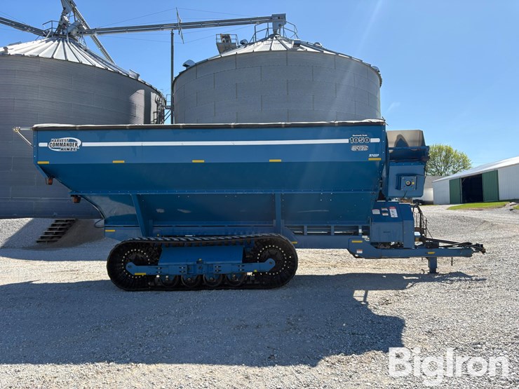 kinze-1050-image-4