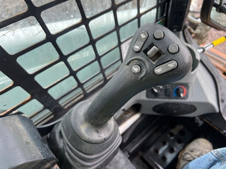 2021-bobcat-t450-image-26