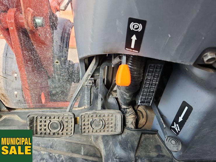 2015-kubota-l4760-image-28